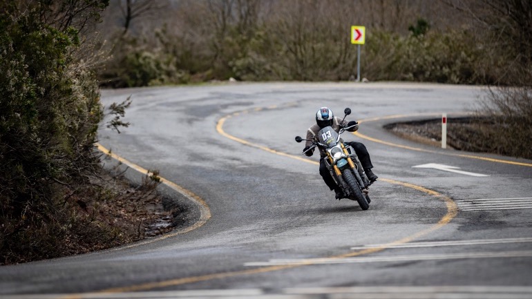 Οδηγήσαμε την CFMOTO 700CL-X Adventure κοντά στην Πόλη